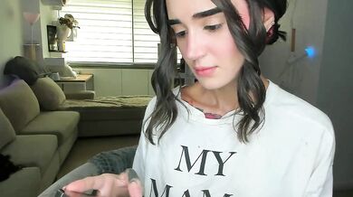 Solemnlyolly_lolly98 - Watch her booty shaking with Graceful motion and captivating orbs!