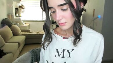 Solemnlyolly_lolly98 - Watch her booty shaking with Graceful motion and captivating orbs!