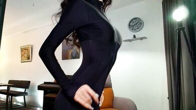 Watch milla_jo's insatiable hunger and seductive curves in this sensual video