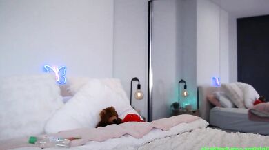 Kaylaaaa111's Mesmerizing Body in Voluptuous Cam Video Voluptuousness