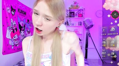 Watch Miliameow's stunning nude leak stream while she seduces you in a sensual encounter