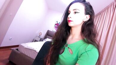 Ehotlovea's amazing curves and tight ass on display in hot solo action