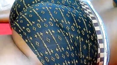 Watch Faista_Jude's naked striptease and twerk with ebony toys in public!