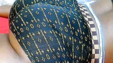 Watch Faista_Jude's naked striptease and twerk with ebony toys in public!