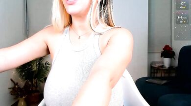 Ann__w's amazing solo play will make you cum like never before!