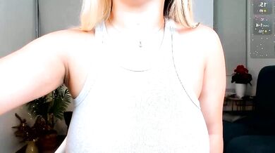 Ann__w's amazing solo play will make you cum like never before!