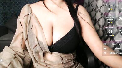 Rubikaa_sc's steamy solo play with her favorite dildo