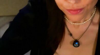 arte_adelle's erotic surrender in stunning video