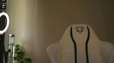 Watch the Exquisite buttocks of Hot Haruu as she records her wildest moves!