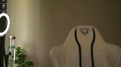 Watch the Exquisite buttocks of Hot Haruu as she records her wildest moves!