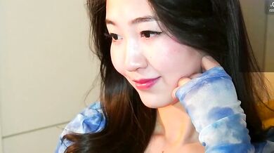 Seulbi's hypnotic hips and sensuous strokes on webcam - Intense 1-on-1 video