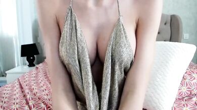 sarasuny - Porn Video [Cam4]: nude tease on cam, real, exquisite cleavage