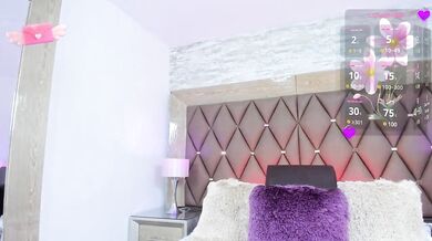 BellaSaint - Porn Video [Bongacams]: beautiful, voluptuous décolletage, charming broadcaster