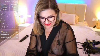 KiraRoxx - Porn Video [Bongacams]: steamy solo video, lively streamer, charming enchantment