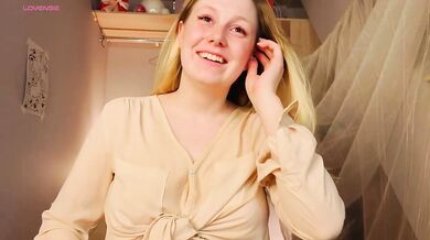 ElletteBaile - Porn Video [Cam4]: captivating buttocks, russian girl, lips