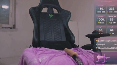 AliceDavidson - Porn Video [Bongacams]: webcam replay, engaging entertainer, captivating glutes