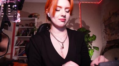 ChristieWade - Porn Video [Bongacams]: naked breasts, hidden, perfectly shaped booty