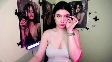 BB_looo - Porn Video [Cam4]: stunning assets, alluring bust, web stream