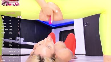 BadBabe - Porn Video [Bongacams]: enviable beauty, captivating cam slut, video stream