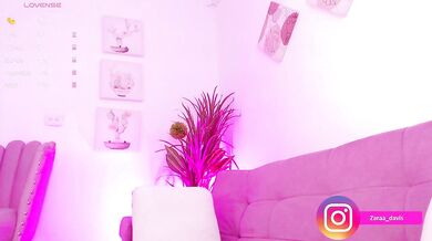 Zaradavis - Porn Video [Bongacams]: sensuous moans, radiant frame, pretty face