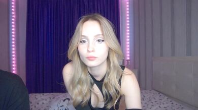 hollyJoys - Porn Video [Bongacams]: breathtaking booty, angelic beauty, quaking ecstasy
