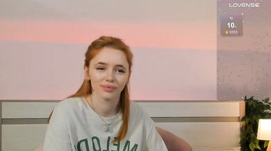 MissRedFox - Porn Video [Bongacams]: stunning posterior, throbbing ecstasy, slow and sensual stream