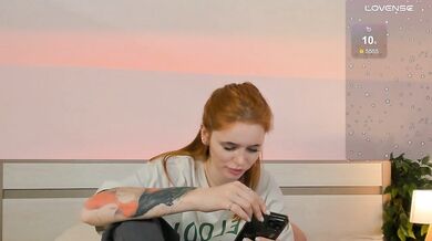 MissRedFox - Porn Video [Bongacams]: stunning posterior, throbbing ecstasy, slow and sensual stream