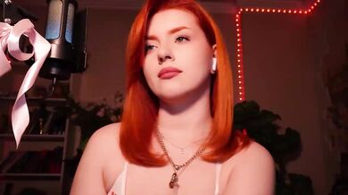 ChristieWade - Porn Video [Bongacams]: enthusiastic broadcaster, 0 pussy, radiant assets