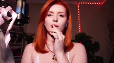 ChristieWade - Porn Video [Bongacams]: enthusiastic broadcaster, 0 pussy, radiant assets