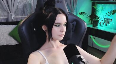 KiraLiLime - Porn Video [Bongacams]: shapely silhouette, mesmerizing mounds, beautiful orbs