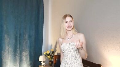 DorisCamps - Porn Video [Cam4]: breathtaking porn slut, elegant buttocks, sultry whispers