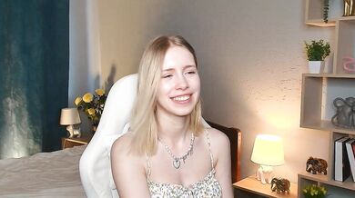 DorisCamps - Porn Video [Cam4]: breathtaking porn slut, elegant buttocks, sultry whispers