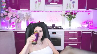 Olivija2020 - Porn Video [Bongacams]: webcast replay, flawless figure, 1080 hd