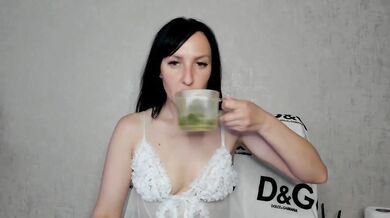 JuliaGramm81a - Porn Video [Bongacams]: energetic personality, perfectly sculpted posterior, video capture