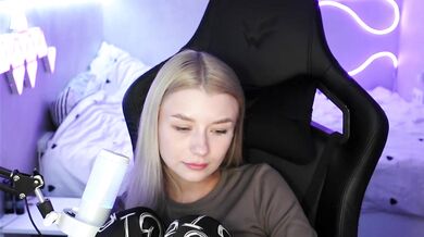 fiksikBoom - Porn Video [Bongacams]: naked behind, perky assets, charming host