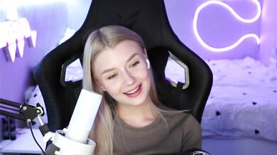 fiksikBoom - Porn Video [Bongacams]: naked behind, perky assets, charming host