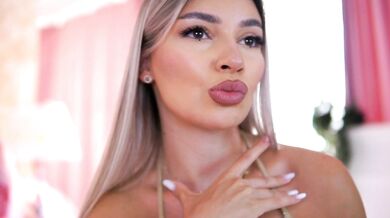 ArtTeasee - Porn Video [Bongacams]: voluptuous breasts, short hot video, ravishing booty