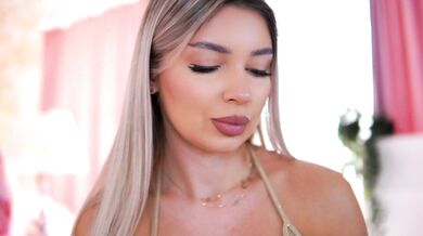 ArtTeasee - Porn Video [Bongacams]: voluptuous breasts, short hot video, ravishing booty