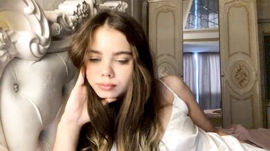 UdelaCresswell - Porn Video [Cam4]: webcast footage, flashing ass, free watch