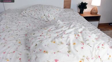 AfraBigge - Porn Video [Cam4]: voluptuous figure, preserved stream, energetic personality