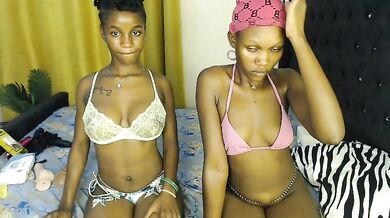 Londonbliss - Porn Video [Bongacams]: enchanting shape, talented personality, ravishing booty