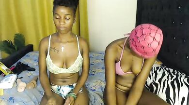 Londonbliss - Porn Video [Bongacams]: enchanting shape, talented personality, ravishing booty