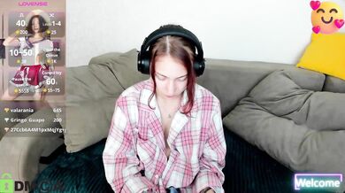 Maybe_Mia - Porn Video [Cam4]: toned thighs, webcast replay, enthusiastic entertainer