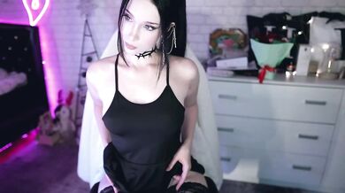 Lindauind - Porn Video [Cam4]: dazzling beauty, popular internet personality, gorgeous waistline