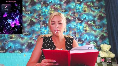 Mistress-Gwen - Porn Video [Bongacams]: bewitching goddess, popular internet personality, ferocious whispers