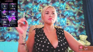 Mistress-Gwen - Porn Video [Bongacams]: bewitching goddess, popular internet personality, ferocious whispers