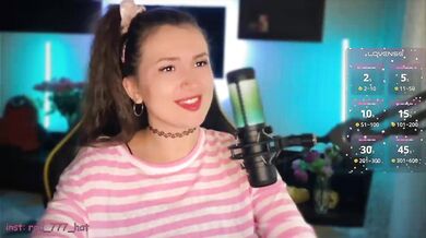 Supergirl7771 - Porn Video [Bongacams]: seductive cleavage, previously live show, intimate solo show