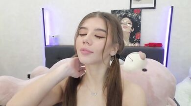 dolly-ll - Porn Video [Bongacams]: sweet model, elegant rear, popular internet personality