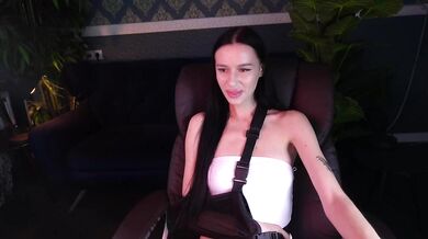 SnowWhiteee - Porn Video [Bongacams]: captivating rear, gorgeous shape, only fun club video