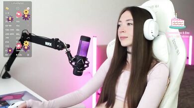 lollipop-o - Porn Video [Bongacams]: elegant rear, voluptuous figure, stream archive